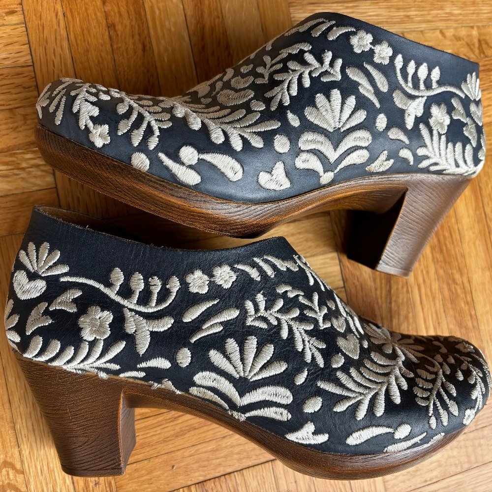 Stella low heel embroidered Mexican wedges
